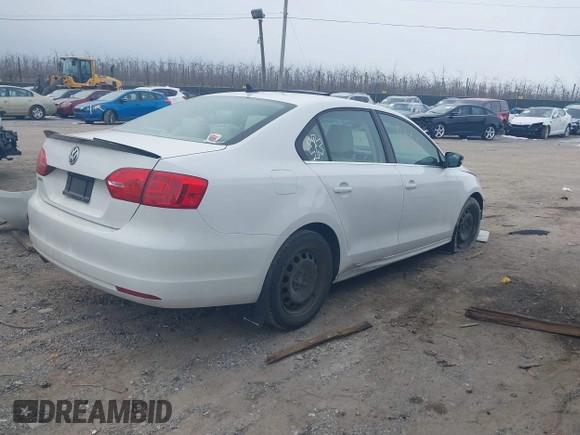 2013 Volkswagen Jetta Sedan SE w/Convenience/Sunroof with VIN 3VWBP7AJ0DM415159, listed as a IAAI auction lot 41615160 with 162,405 mi miles. Bid and sale history available at carsss.com. Image 4.