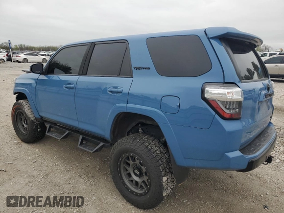 2018 Toyota 4Runner SR5 with VIN JTEBU5JR8J5583392, listed as a Copart auction lot 50820825 with 124,796 mi miles and Salvage Title. Bid and sale history available at DreamBid. Image 2.