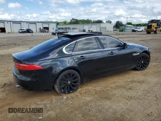 2016 Jaguar XF 35t Prestige with VIN SAJBK4BV8GCY15074, listed as a Copart auction lot 52760714 with 124,836 mi miles and Salvage Title. Bid and sale history available at carsss.com. Image 3.