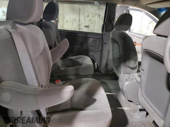 2010 Toyota Sienna XLE with VIN 5TDYK4CC6AS303213, listed as a Copart auction lot 54831745 with 195,853 mi miles and Clean Title. Bid and sale history available at carsss.com. Image 11.