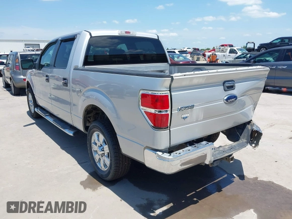 2009 Ford F-150 XL z VIN 1FTRW12839FA12345, wystawiony jako IAAI lot #42512280 z przebiegiem 121 574 mil mil oraz . Historia ofert i sprzedaży dostępna na DreamBid. Obrazek 3.