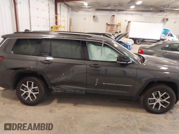 2025 Jeep Grand Cherokee Limited z VIN 1C4RJKBG6S8675253, wystawiony jako IAAI lot #42503091 z przebiegiem 4 975 mil mil oraz . Historia ofert i sprzedaży dostępna na DreamBid. Obrazek 13.