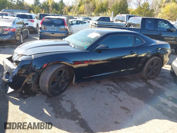 2011 Chevrolet Camaro 1LT z VIN 2G1FB1ED0B9195699, wystawiony jako IAAI lot #40918417 z przebiegiem 105 843 mil mil oraz . Historia ofert i sprzedaży dostępna na DreamBid. Obrazek 14.