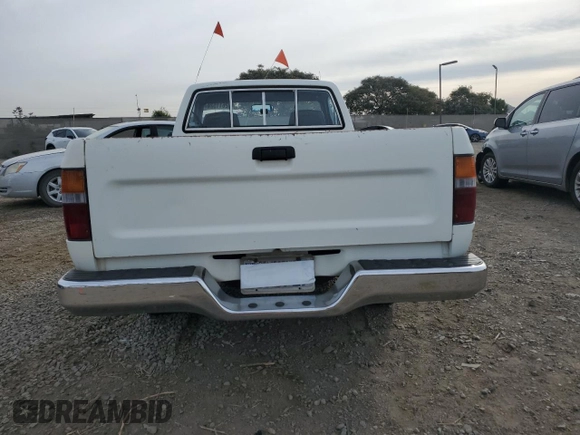 1993 Toyota Pickup DX with VIN JT4RN81P4P5168613, listed as a Copart auction lot 82611524 with 200,408 mi miles and Clean title. Bid and sale history available at DreamBid. Image 6.