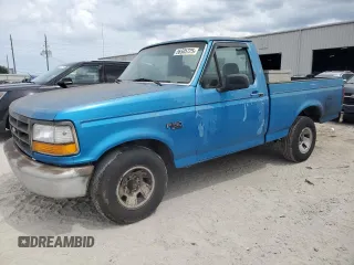 1995 Ford F-150 z VIN 1FTDF15Y7SNA97918, wystawiony jako Copart lot #56505725 z przebiegiem 296 106 mil mil oraz Czysty tytuł • Clean title. Historia ofert i sprzedaży dostępna na DreamBid. Obrazek 1.