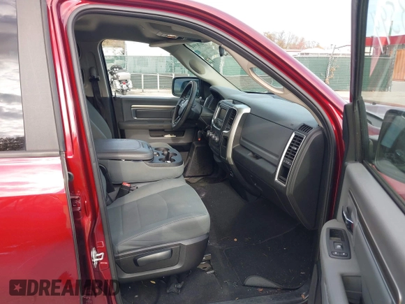2017 Ram 1500 SLT z VIN 1C6RR6GG8HS747159, wystawiony jako IAAI lot #40783594 z przebiegiem 184 719 mil mil oraz . Historia ofert i sprzedaży dostępna na DreamBid. Obrazek 5.