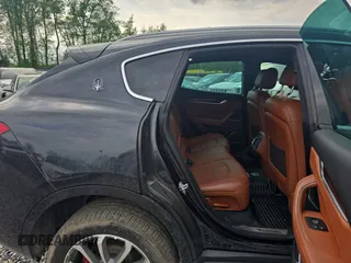 2017 Maserati Levante with VIN ZN661XUL2HX248112, listed as a Copart auction lot 55154605 with 81,204 mi miles and Clean Title. Bid and sale history available at carsss.com. Image 6.