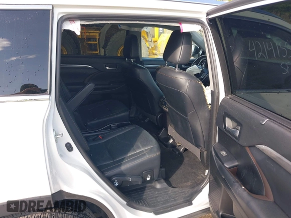 2019 Toyota Highlander Limited with VIN 5TDDZRFH8KS968209, listed as a IAAI auction lot 42141556 with 77,052 mi miles and . Bid and sale history available at DreamBid. Image 8.