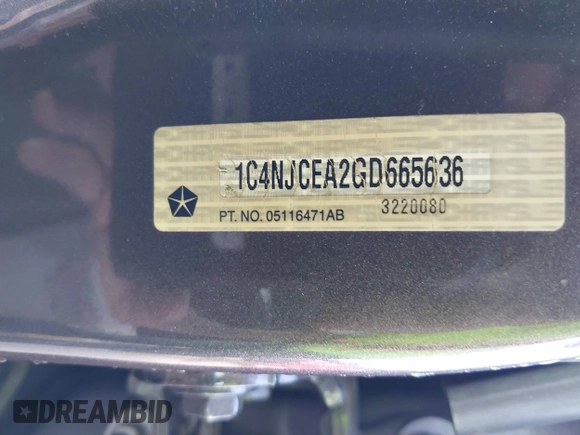 2016 Jeep Compass Latitude z VIN 1C4NJCEA2GD665636, wystawiony jako IAAI lot #42054222 z przebiegiem 155 071 mil mil oraz . Historia ofert i sprzedaży dostępna na DreamBid. Obrazek 9.