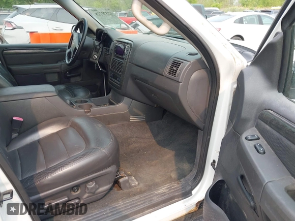 2002 Ford Explorer Limited with VIN 1FMDU75W02ZB57209, listed as a IAAI auction lot 42370728 with 138,370 mi miles and . Bid and sale history available at DreamBid. Image 5.