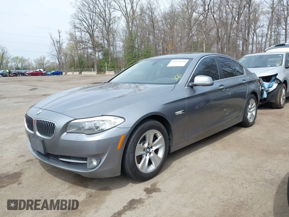 2013 BMW 5 Series 528i xDrive with VIN WBAXH5C55DD111408, listed as a IAAI auction lot 41954630 with 126,704 mi miles. Bid and sale history available at carsss.com. Image 2.