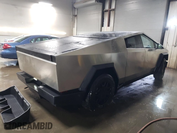 2024 Tesla Cybertruck с VIN 7G2CEHED2RA025693, выставлен на аукционе Copart как лот 45351295 с пробегом 11 786 миль миль и Списание • Salvage title. История ставок и продаж доступна на DreamBid. Изображение 3.