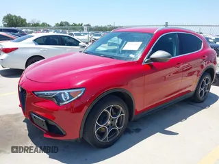2018 Alfa Romeo Stelvio z VIN ZASFAKAN8J7B64173, wystawiony jako IAAI lot #42355202 z przebiegiem 111 698 mil mil oraz . Historia ofert i sprzedaży dostępna na DreamBid. Obrazek 17.