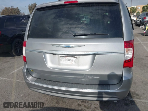 2016 Chrysler Town & Country Touring with VIN 2C4RC1BG0GR173192, listed as a IAAI auction lot 42247573 with 186,187 mi miles and . Bid and sale history available at DreamBid. Image 16.