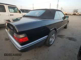 1995 Mercedes-Benz E Class with VIN WDBEA66E4SC176199, listed as a Copart auction lot 87240044 with 110,829 mi miles and Clean Title. Bid and sale history available at carsss.com. Image 3.