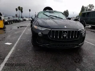 2020 Maserati Levante S z VIN ZN661YUA6LX344595, wystawiony jako Copart lot #82398973 z przebiegiem 71 764 mil mil oraz . Historia ofert i sprzedaży dostępna na DreamBid. Obrazek 10.