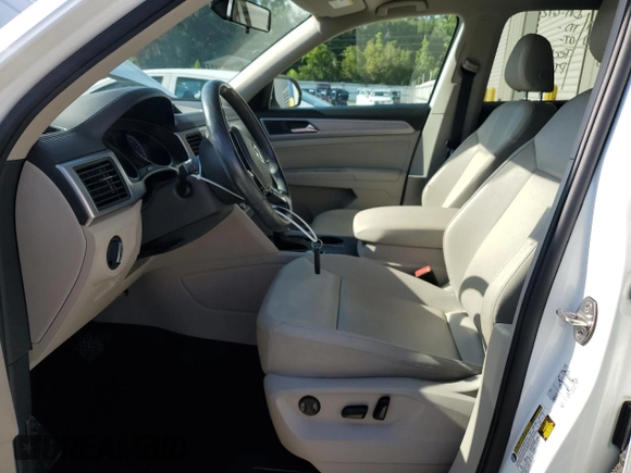 2018 Volkswagen Atlas SE with VIN 1V2CR2CA2JC532383, listed as a Copart auction lot 60138845 with 133,596 mi miles and Salvage title. Bid and sale history available at DreamBid. Image 7.