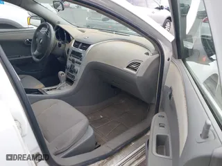 2009 Chevrolet Malibu LS w/1FL with VIN 1G1ZG57B694113828, listed as a IAAI auction lot 42085242 with 237,077 mi miles. Bid and sale history available at carsss.com. Image 5.