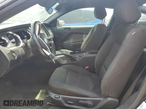 2014 Ford Mustang V6 с VIN 1ZVBP8AM5E5244674, выставлен на аукционе Copart как лот 60330545 с пробегом 148 337 миль миль и Списание • Salvage title. История ставок и продаж доступна на DreamBid. Изображение 7.