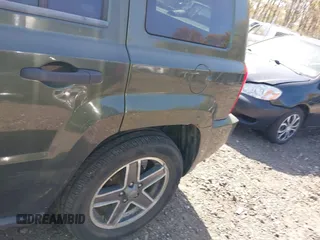 2008 Jeep Patriot Sport with VIN 1J8FT28W18D777032, listed as a IAAI auction lot 42153126 with Not provided miles and . Bid and sale history available at DreamBid. Image 6.
