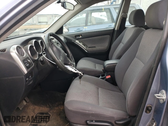 2006 Toyota Matrix STD z VIN 2T1KR32E86C582856, wystawiony jako Copart lot #51451135 z przebiegiem 216 153 mil mil oraz Szkoda całkowita • Salvage title. Historia ofert i sprzedaży dostępna na DreamBid. Obrazek 7.