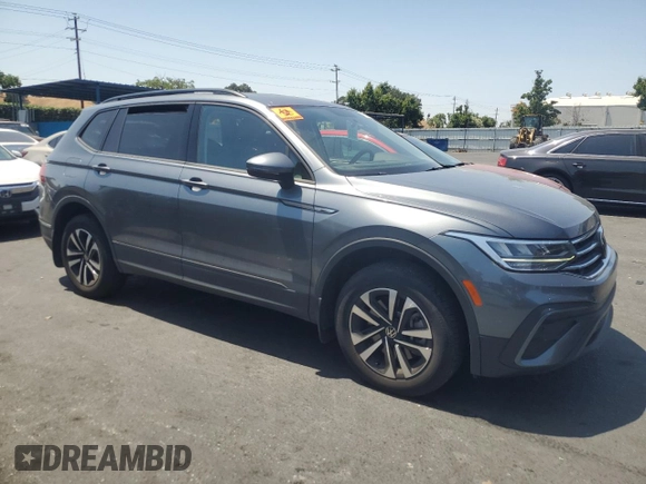 2022 Volkswagen Tiguan S with VIN 3VV1B7AX2NM047135, listed as a Copart auction lot 60137665 with 27,625 mi miles and Salvage title. Bid and sale history available at DreamBid. Image 4.