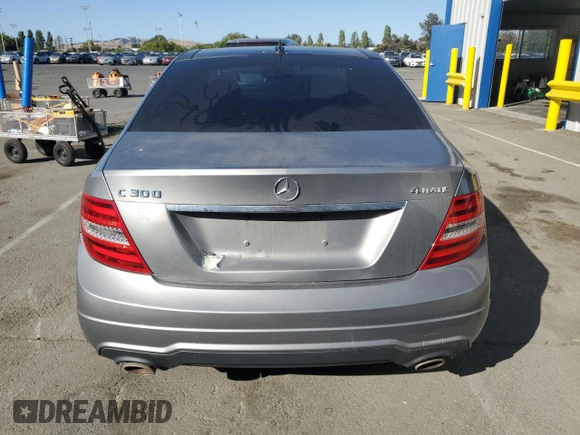 2013 Mercedes-Benz C 300 Sport z VIN WDDGF8AB6DA816602, wystawiony jako Copart lot #59188125 z przebiegiem 158 834 mil mil oraz Czysty tytuł • Clean title. Historia ofert i sprzedaży dostępna na DreamBid. Obrazek 6.