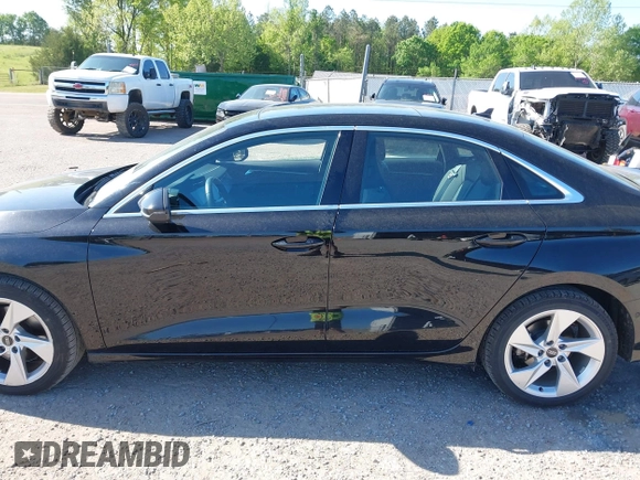 2023 Audi A3 Premium z VIN WAUAUDGY1PA070894, wystawiony jako IAAI lot #42045730 z przebiegiem 52 397 mil mil oraz . Historia ofert i sprzedaży dostępna na DreamBid. Obrazek 14.