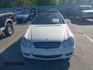2008 Mercedes-Benz CLK 350 z VIN WDBTK56FX8F253835, wystawiony jako IAAI lot #42354558 z przebiegiem 76 502 mil mil oraz . Historia ofert i sprzedaży dostępna na DreamBid. Obrazek 6.