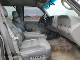 2000 Chevrolet Tahoe Z71 with VIN 1GNEK13R1YR116418, listed as a Copart auction lot 50961645 with 239,452 mi miles and Salvage title. Bid and sale history available at DreamBid. Image 7.