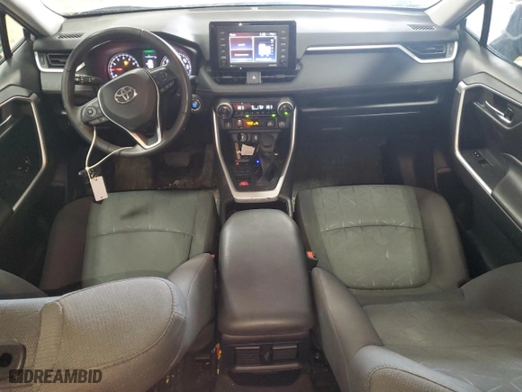 2021 Toyota RAV4 XLE with VIN 2T3P1RFV0MC208028, listed as a Copart auction lot 46228765 with 47,203 mi miles and Salvage Title. Bid and sale history available at carsss.com. Image 8.