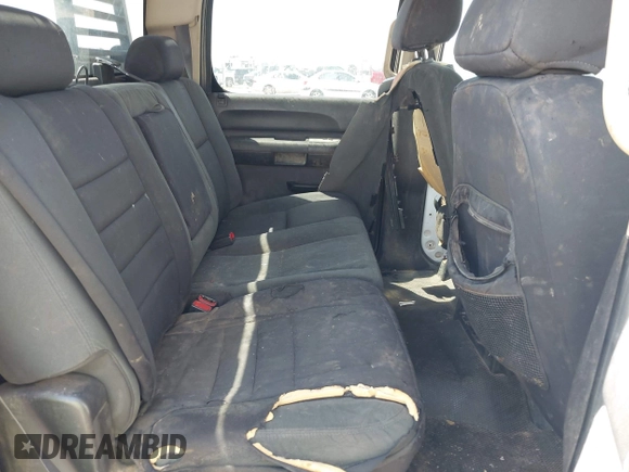 2009 Chevrolet Silverado 3500HD with VIN 1GBHK83699F159061, listed as a IAAI auction lot 41982560 with 352,309 mi miles and . Bid and sale history available at DreamBid. Image 8.