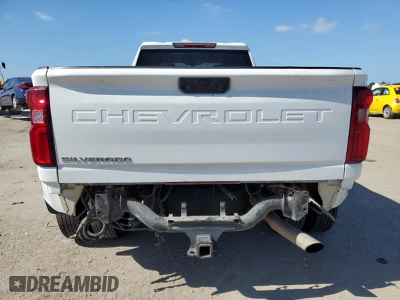 2022 Chevrolet Silverado 3500HD Work Truck with VIN 1GC4YSE78NF343400, listed as a Copart auction lot 76583984 with 111,224 mi miles and Salvage Title. Bid and sale history available at carsss.com. Image 6.