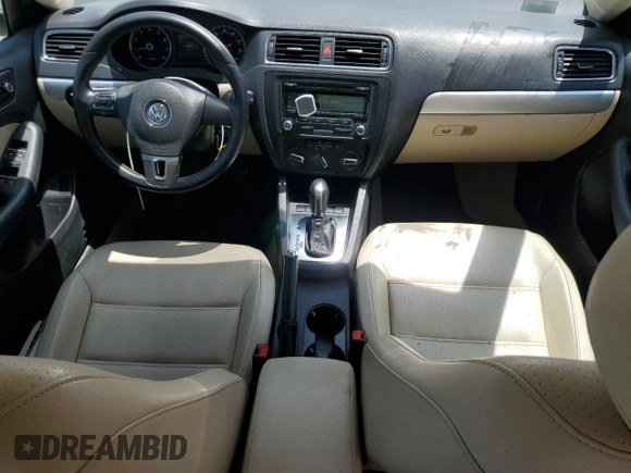 2013 Volkswagen Jetta SE with VIN 3VWDP7AJ5DM433357, listed as a Copart auction lot 61977205 with 64,384 mi miles and Salvage title. Bid and sale history available at DreamBid. Image 8.