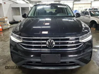 2023 Volkswagen Tiguan SE z VIN 3VV2B7AX1PM125167, wystawiony jako Copart lot #44709205 z przebiegiem 24 509 mil mil oraz Szkoda całkowita • Salvage title. Historia ofert i sprzedaży dostępna na DreamBid. Obrazek 5.