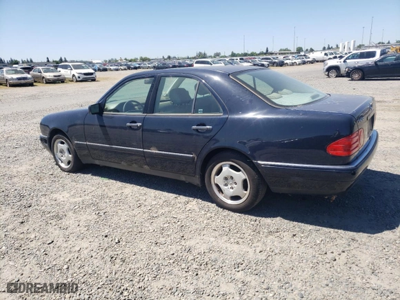 1999 Mercedes-Benz E-Class with VIN WDBJF70H1XA762595, listed as a Copart auction lot 54435894 with 171,012 mi miles and Clean Title. Bid and sale history available at carsss.com. Image 2.