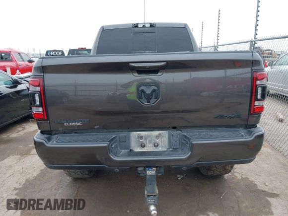 2024 Ram 2500 Laramie z VIN 3C6UR5FL1RG142556, wystawiony jako IAAI lot #41428812 z przebiegiem 42 004 mil mil oraz . Historia ofert i sprzedaży dostępna na DreamBid. Obrazek 17.