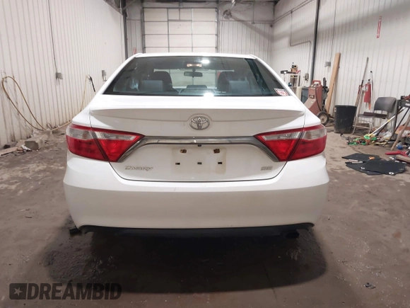 2015 Toyota Camry XLE with VIN 4T1BF1FK0FU102269, listed as a IAAI auction lot 41379555 with 160,056 mi miles. Bid and sale history available at carsss.com. Image 17.