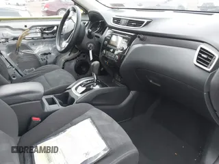 2016 Nissan Rogue SV with VIN KNMAT2MT8GP701527, listed as a IAAI auction lot 41685667 with 112,183 mi miles. Bid and sale history available at carsss.com. Image 5.