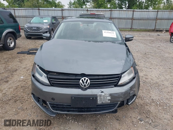 2013 Volkswagen Jetta SE with VIN 3VWDX7AJ7DM426720, listed as a IAAI auction lot 42366632 with 142,318 mi miles and . Bid and sale history available at DreamBid. Image 12.