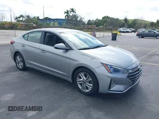 2020 Hyundai Elantra Value Edition z VIN 5NPD84LF4LH605227, wystawiony jako IAAI lot #41536543 z przebiegiem 54 519 mil mil oraz . Historia ofert i sprzedaży dostępna na DreamBid. Obrazek 1.