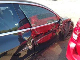 2020 Tesla Model 3 Long Range z VIN 5YJ3E1EB3LF622290, wystawiony jako IAAI lot #41978398 z przebiegiem 59 127 mil mil oraz . Historia ofert i sprzedaży dostępna na DreamBid. Obrazek 6.