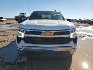 2023 Chevrolet Silverado 1500 LT with VIN 2GCUDDED9P1107846, listed as a Copart auction lot 79633744 with 33,157 mi miles and Salvage Title. Bid and sale history available at carsss.com. Image 5.
