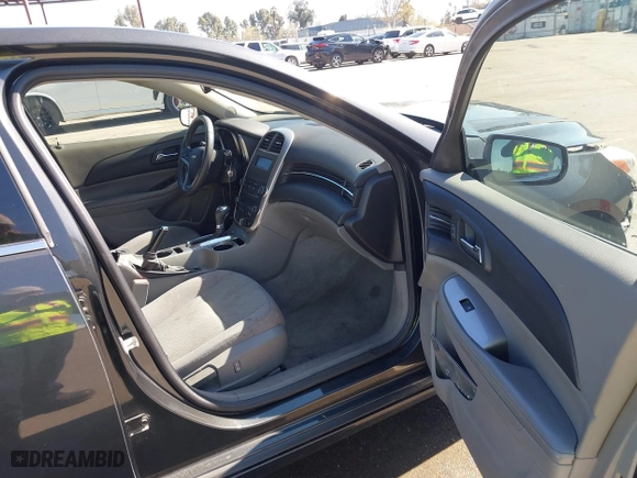 2015 Chevrolet Malibu LS with VIN 1G11A5SL5FF121529, listed as a IAAI auction lot 41823718 with 85,616 mi miles. Bid and sale history available at carsss.com. Image 5.
