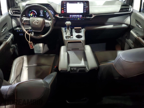 2021 Toyota Sienna XSE with VIN 5TDDRKEC5MS029633, listed as a Copart auction lot 54865605 with 320,217 mi miles and Salvage title. Bid and sale history available at DreamBid. Image 8.
