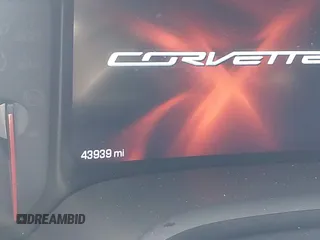 2019 Chevrolet Corvette 1LT z VIN 1G1YB2D74K5102125, wystawiony jako IAAI lot #42047085 z przebiegiem 43 939 mil mil oraz . Historia ofert i sprzedaży dostępna na DreamBid. Obrazek 7.
