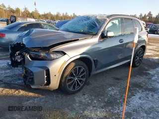 2024 BMW X5 xDrive40i z VIN 5UX23EU06R9T45953, wystawiony jako IAAI lot #41338362 z przebiegiem 33 943 mil mil oraz . Historia ofert i sprzedaży dostępna na DreamBid. Obrazek 18.