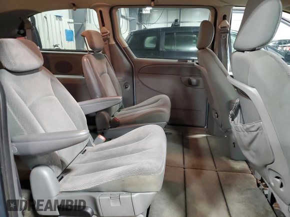 2006 Chrysler Town & Country LWB LX with VIN 2A4GP44R46R601270, listed as a Copart auction lot 82840634 with 287,266 mi miles and Salvage Title. Bid and sale history available at carsss.com. Image 11.