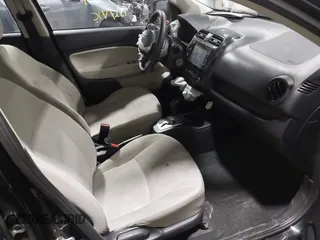 2020 Mitsubishi Mirage ES z VIN ML32F3FJXLHF02244, wystawiony jako IAAI lot #41670519 z przebiegiem 76 852 mil mil oraz . Historia ofert i sprzedaży dostępna na DreamBid. Obrazek 5.