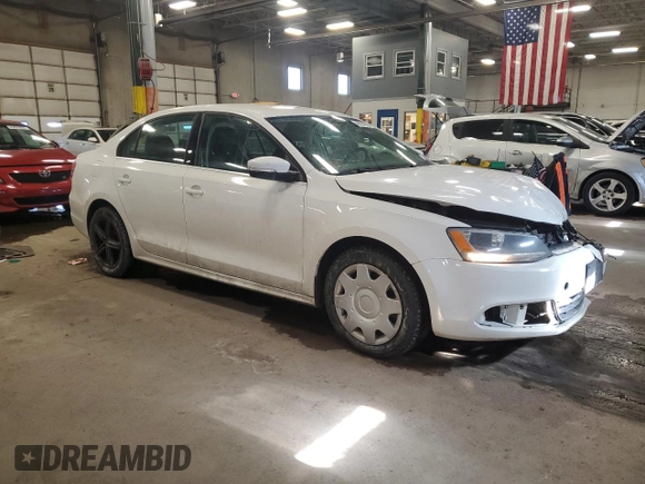 2013 Volkswagen Jetta SE z VIN 3VWDX7AJ2DM367401, wystawiony jako Copart lot #46094035 z przebiegiem 171 895 mil mil oraz Nie do naprawy • Non repairable. Historia ofert i sprzedaży dostępna na DreamBid. Obrazek 4.